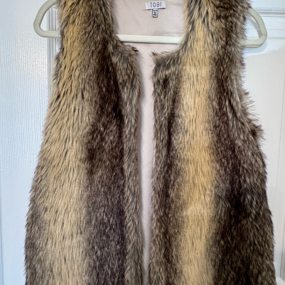 Tobi Faux Fur Vest in Brown and Cream